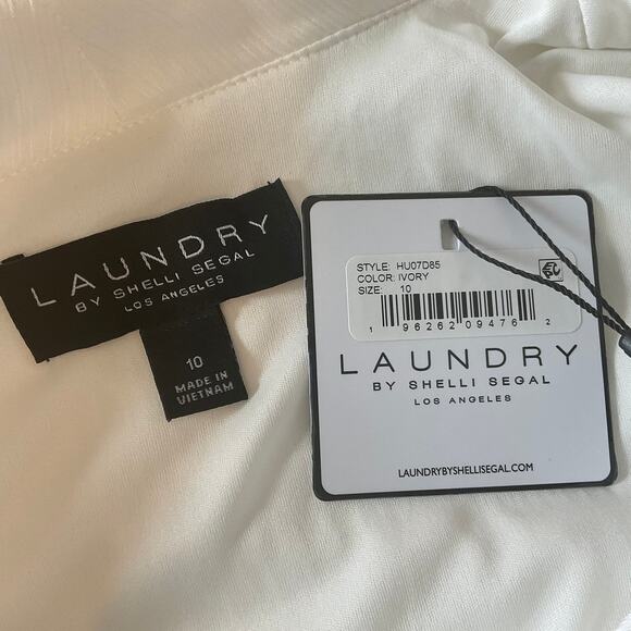 White Satin Long Sleeve Cocktail Dress Size 10 Laundry V-Neck A-Line Wrap - Picture 11 of 14